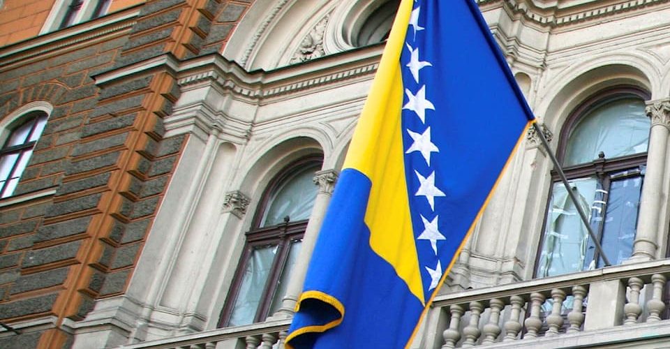 Bosnien-Hercegovina flagga