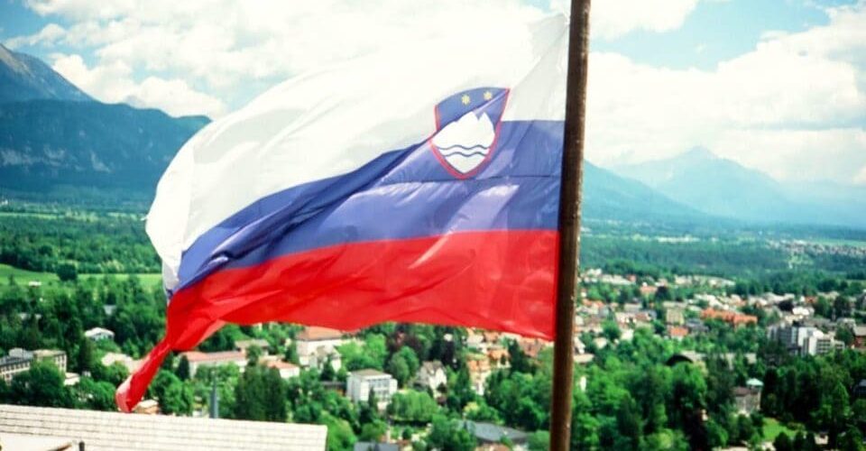 Slovenien flagga